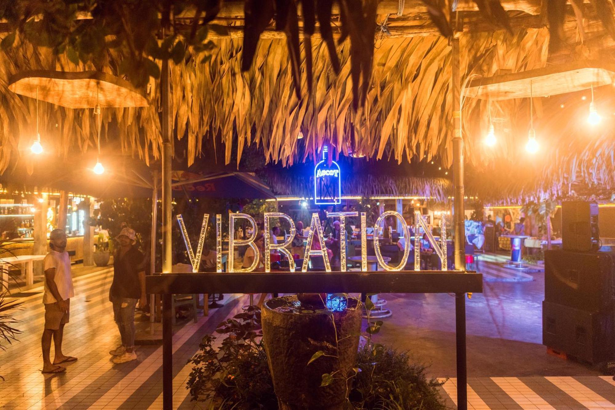 Hotel Vibration Hikkaduwa Eksteriør billede