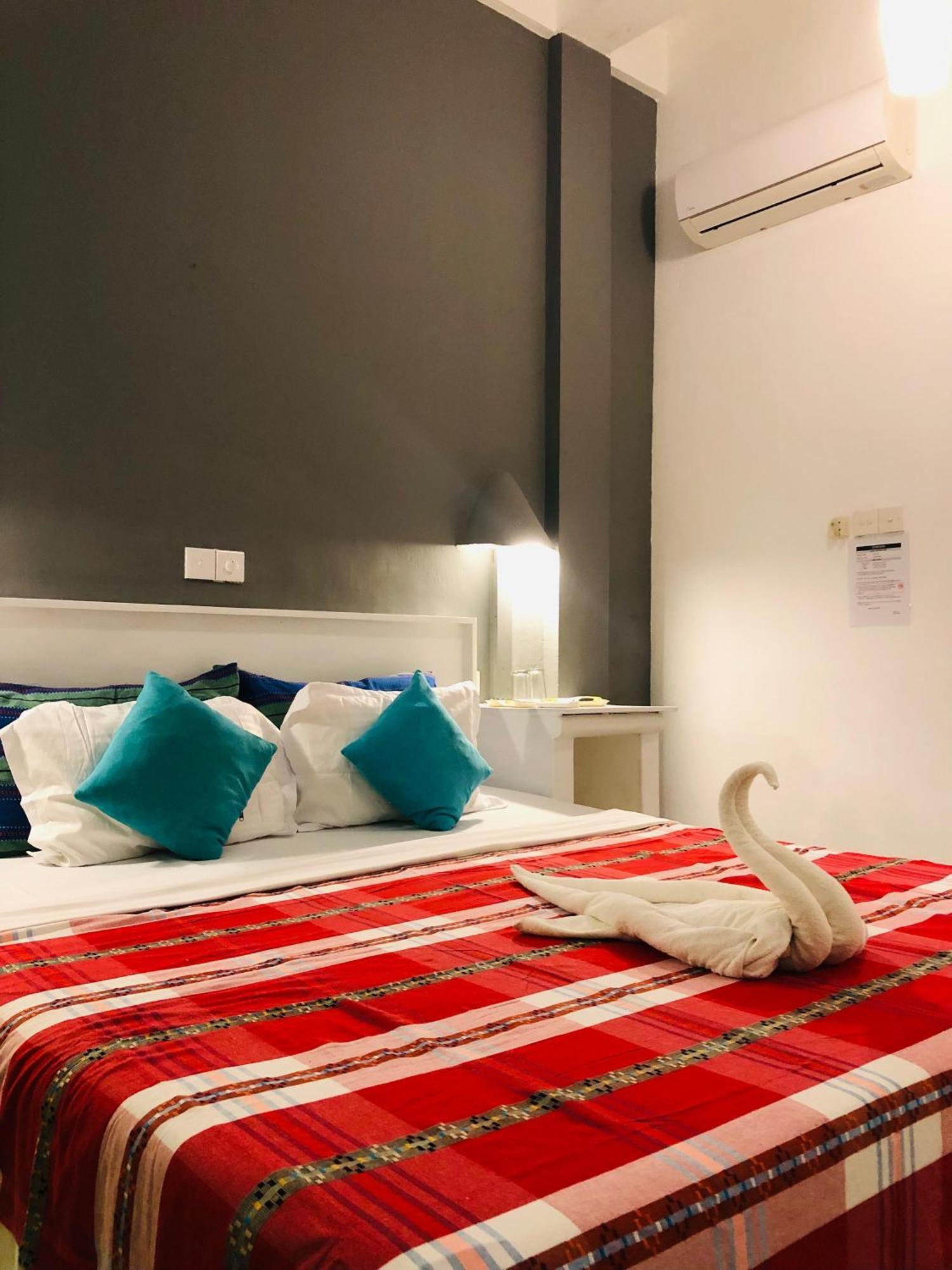 Hotel Vibration Hikkaduwa Eksteriør billede